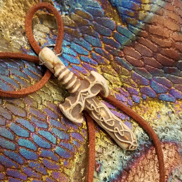 Vintage pottery fantasy sword necklace - Picture 3 of 7